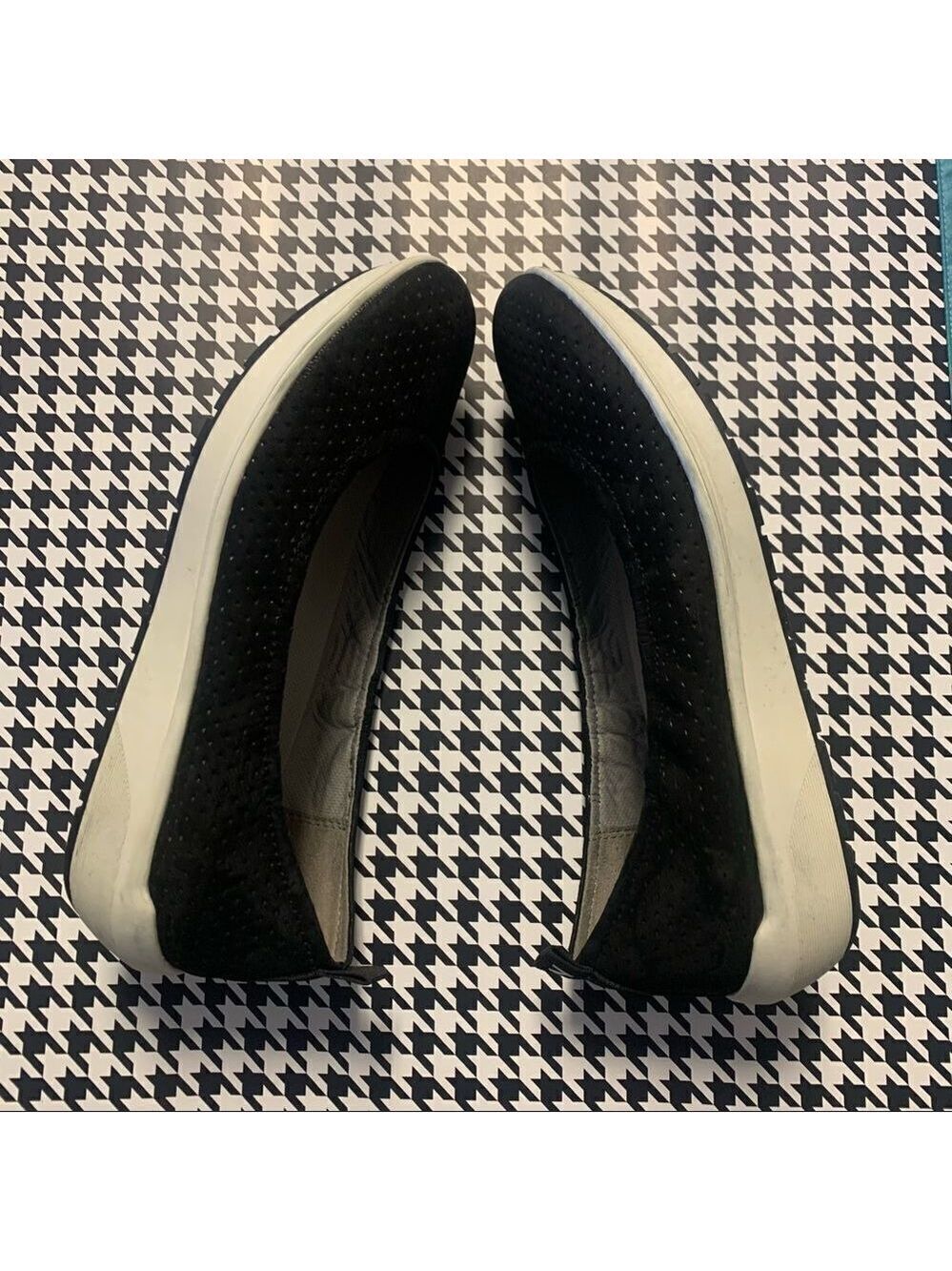 Naturalizer Philippe slip on sneaker 9.5, black with white soles - Picture 6 of 8